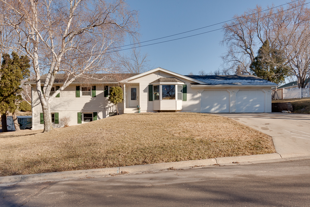 140 Atwood Drive, Mankato Andrew Kolars Buy & Sell Homes in Mankato MN