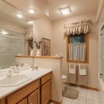 215 Crestwood Drive, North Mankato