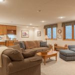 215 Crestwood Drive, North Mankato