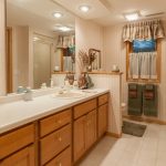 215 Crestwood Drive, North Mankato