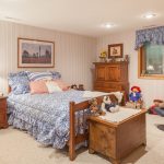 215 Crestwood Drive, North Mankato