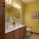 209 Woodhaven Circle, Mankato